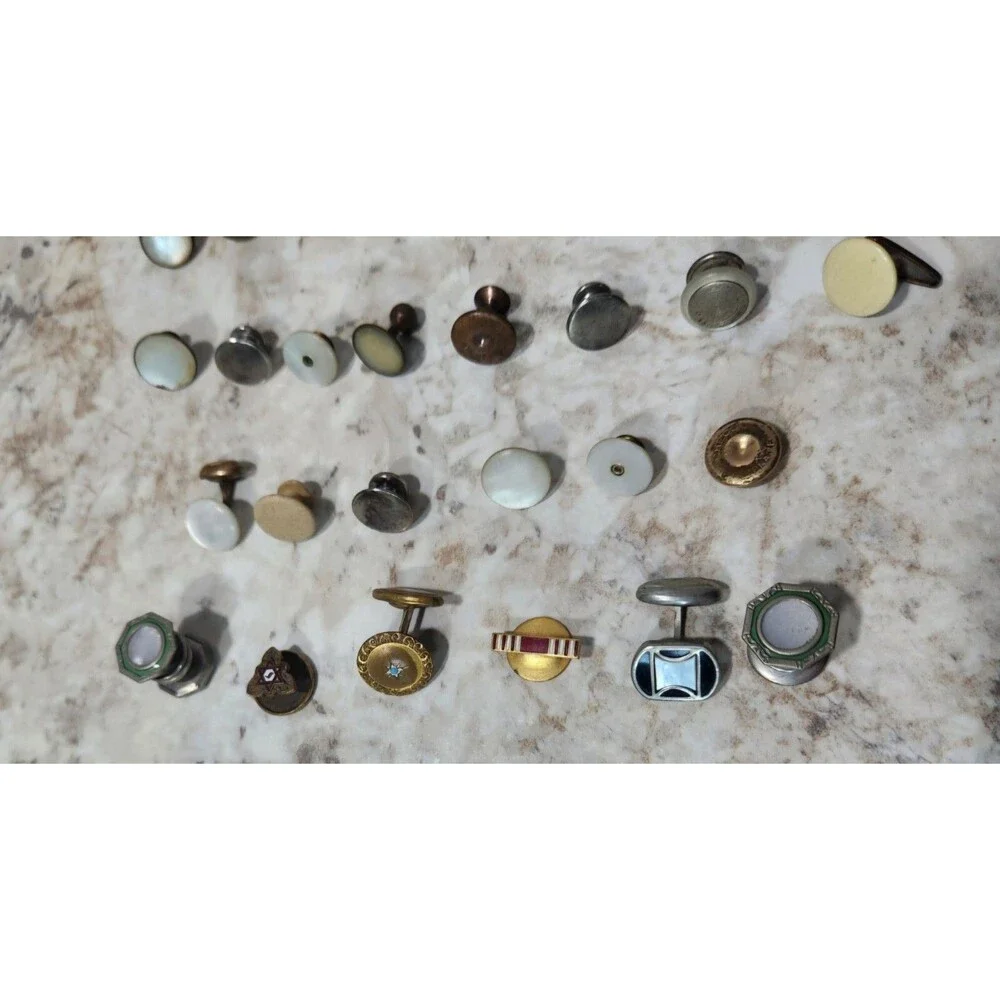 Mixed Estate Lot of Vintage CUFFLINKS - Gold Tone & Silver Tone -  5+ Pairs